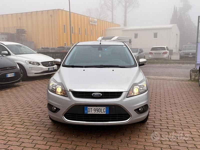 Usata Ford Focus 145 CV (106 kW) 2009 Grigio Berlina