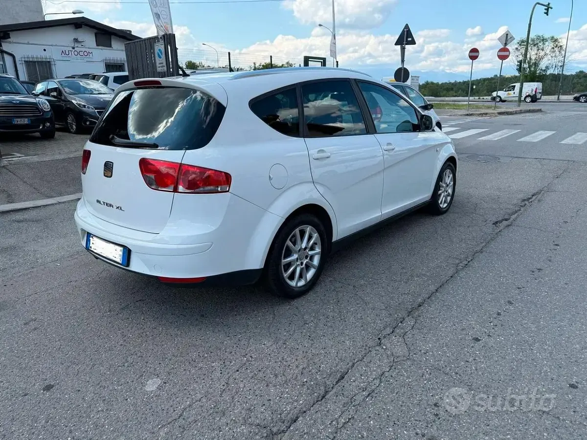 Usata Seat Altea XL Reference 105 CV (77 kW) 2013 Bianco Monovolume