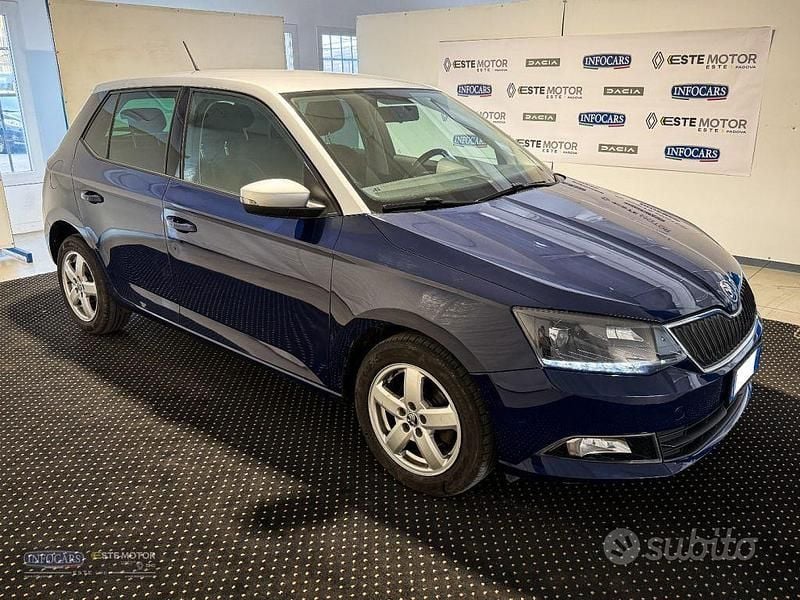 Usata Skoda Fabia Ambition 60 CV (44 kW) 2017 Blu/grigio metallizzato Berlina