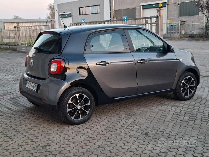 Usata Smart ForFour Prime 71 CV (52 kW) 2016 Grigio Utilitaria