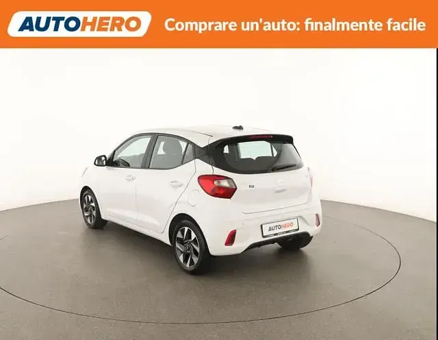 Usata Hyundai i10 68 CV (50 kW) 2023 Bianco Utilitaria