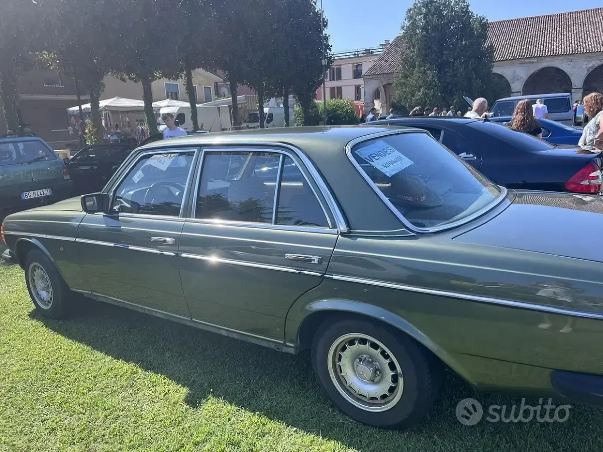 Usata Mercedes 240 1970 Verde Berlina