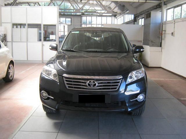 Usata Toyota RAV4 Executive 150 CV (110 kW) 2010 Blu SUV