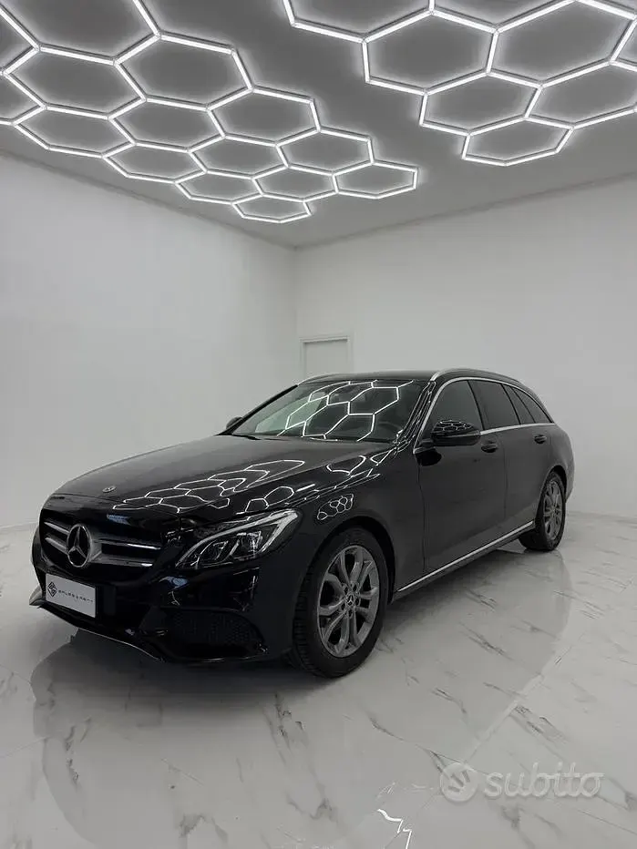 Usata Mercedes C200 Premium 184 CV (135 kW) 2018 Nero Station wagon