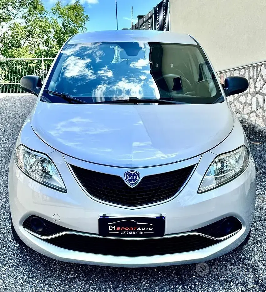 Usata Lancia Ypsilon 69 CV (50 kW) 2018 Grigio Utilitaria