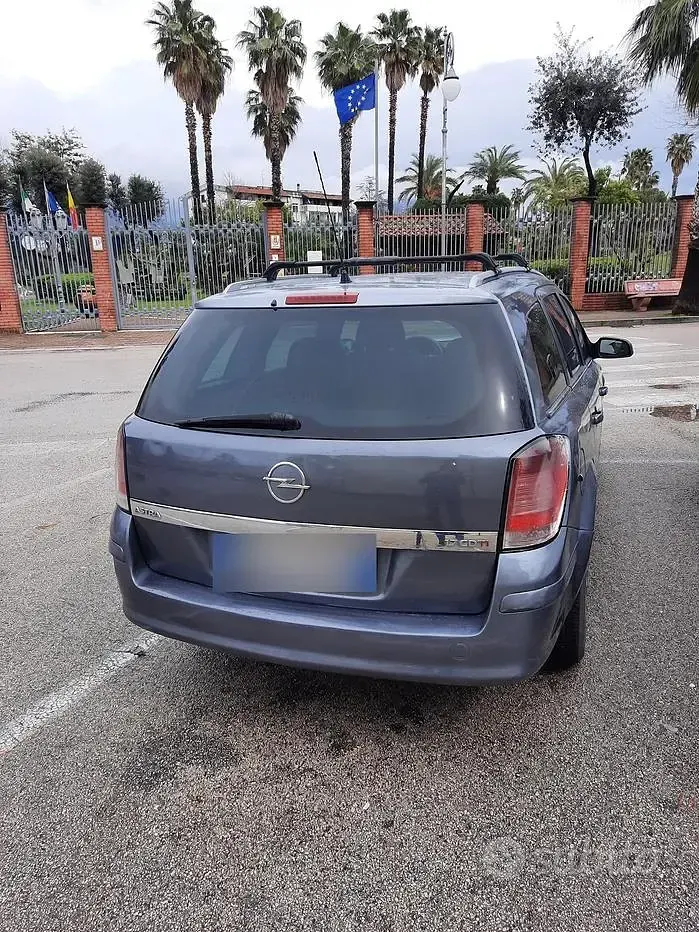 Usata Opel Astra 101 CV (74 kW) 2006 Grigio Station wagon