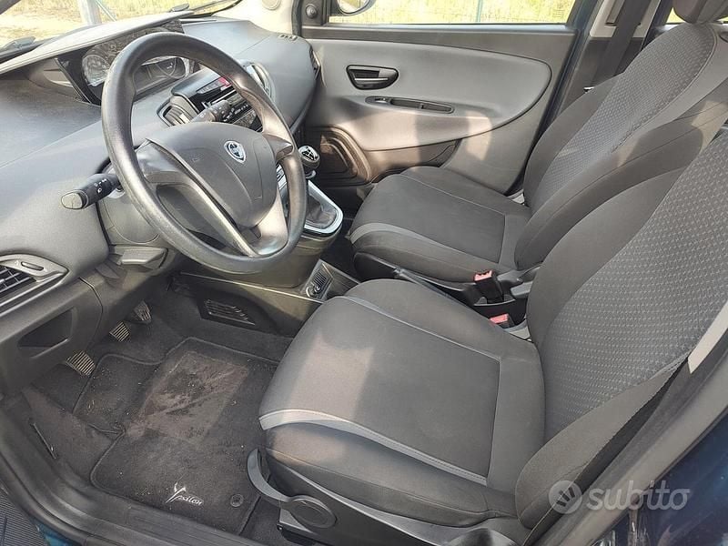 Usata Lancia Ypsilon 69 CV (50 kW) 2016 Blu Utilitaria