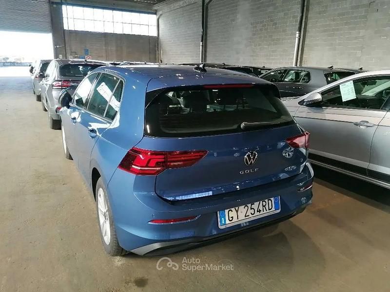 Usata VW Golf Life 116 CV (85 kW) 2025 Blu Berlina
