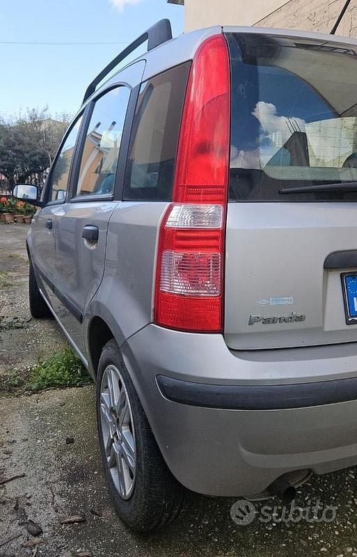 Usata Fiat Panda Dynamic 70 CV (51 kW) 2004 Argento Utilitaria