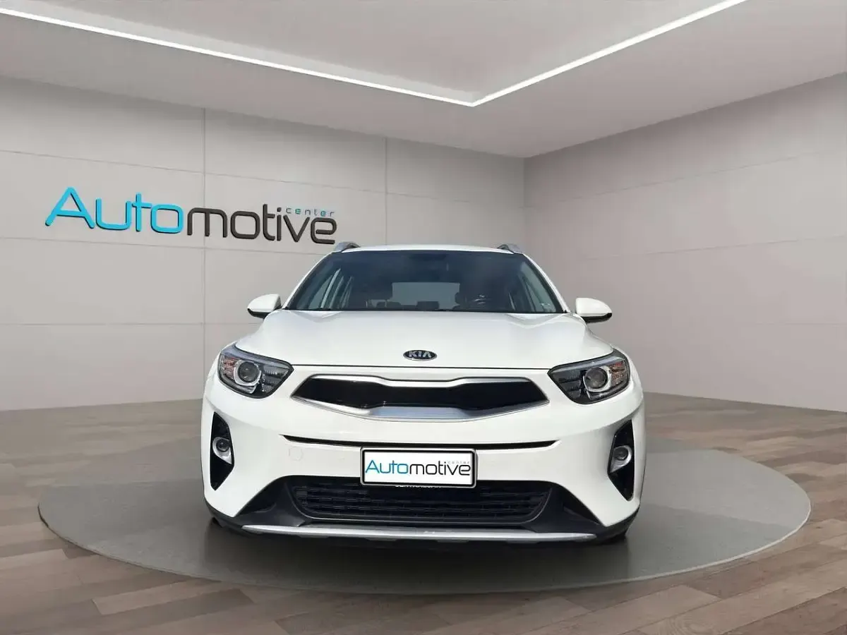 Second-hand Kia Stonic Style 97 CP (71 kW) 2020 Alb SUV