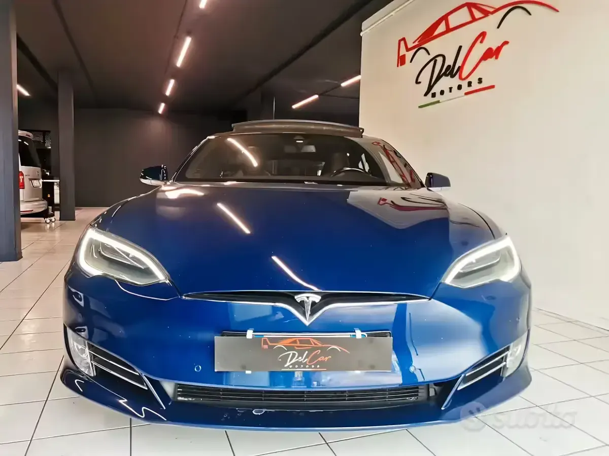 Usata Tesla Model S 158 kW (215 CV) 2016 Blu Utilitaria
