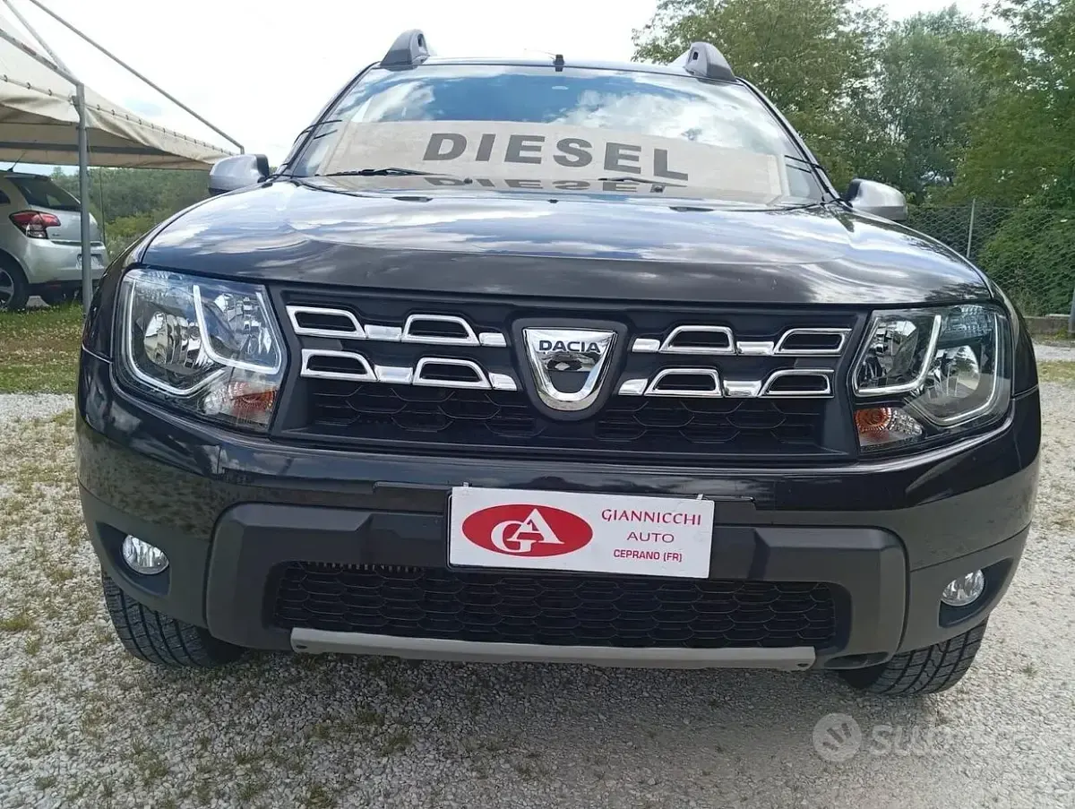 Usata Dacia Duster Lauréate 109 CV (80 kW) 2015 Nero SUV