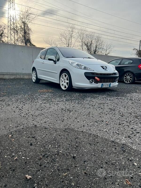 Bianco Usata 2008 Peugeot 207 RC Tre volumi | 9800 € - Immagine 1/4