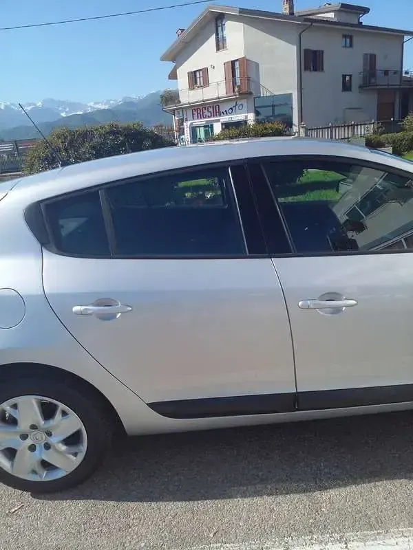 Usata Renault Mégane III 110 CV (80 kW) 2011 Argento Berlina