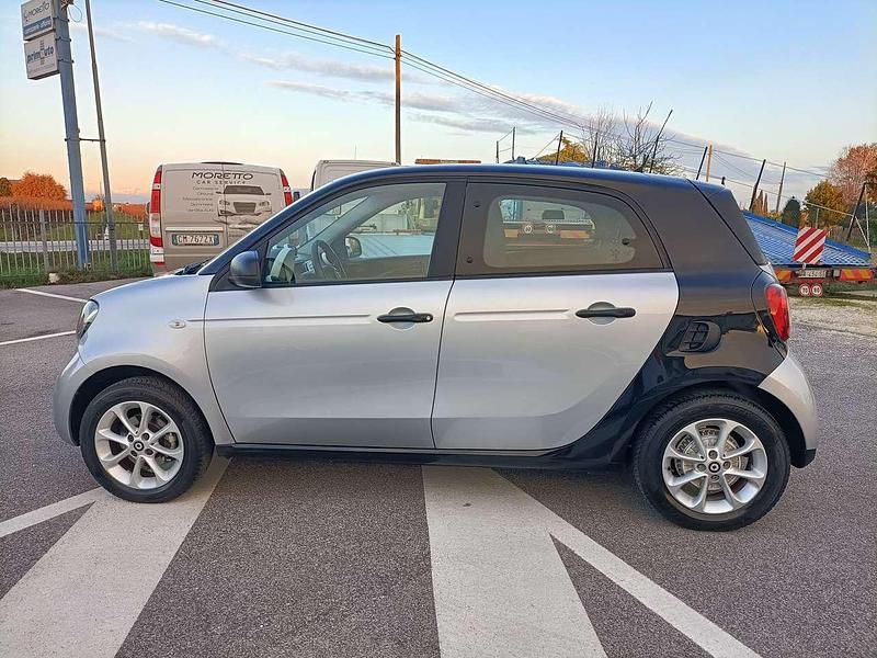 Usata Smart ForFour Passion 90 CV (66 kW) 2017 Grigio Utilitaria