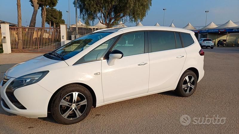 Usata Opel Zafira 150 CV (110 kW) 2013 Bianco Monovolume