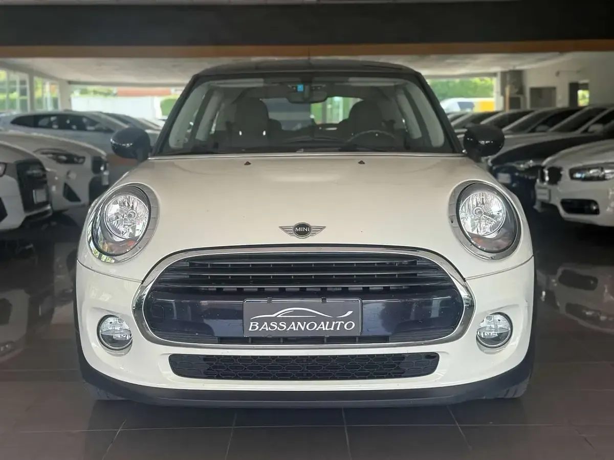Usata Mini Cooper D 116 CV (85 kW) 2016 Beige Utilitaria