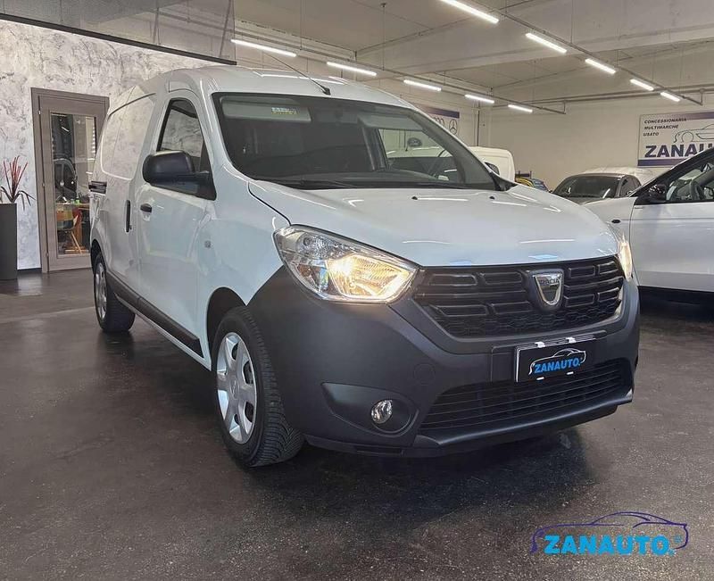 Usata Dacia Dokker 102 CV (75 kW) 2019 Vernice standard Monovolume