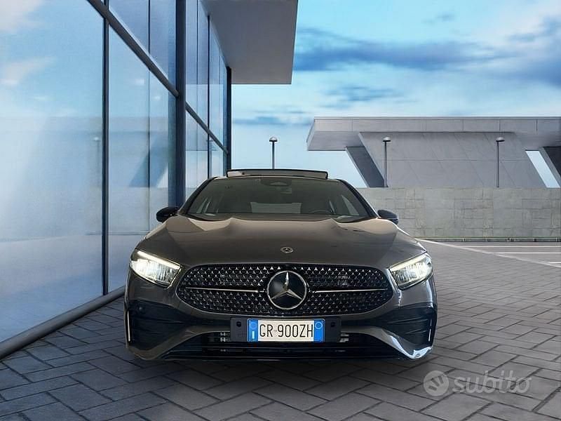 Usata Mercedes A180 Advanced Plus 116 CV (85 kW) 2024 Grigio scuro Berlina