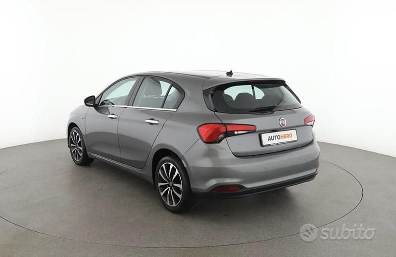 Usata Fiat Tipo Lounge 120 CV (88 kW) 2017 Grigio Berlina