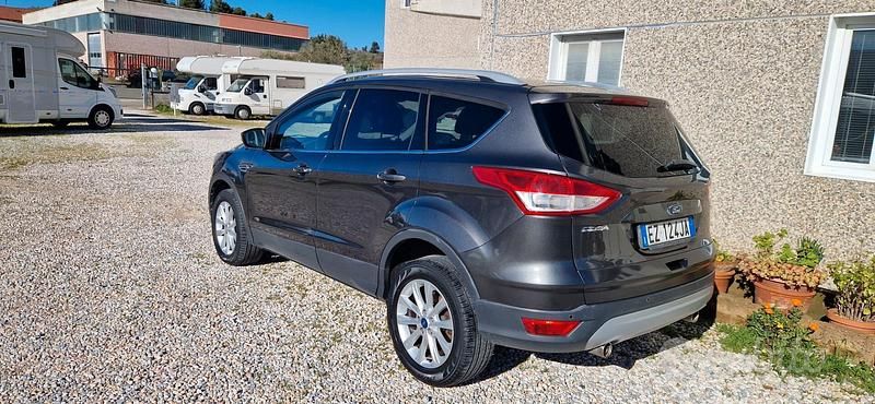 Usata Ford Kuga S 120 CV (88 kW) 2015 Grigio SUV