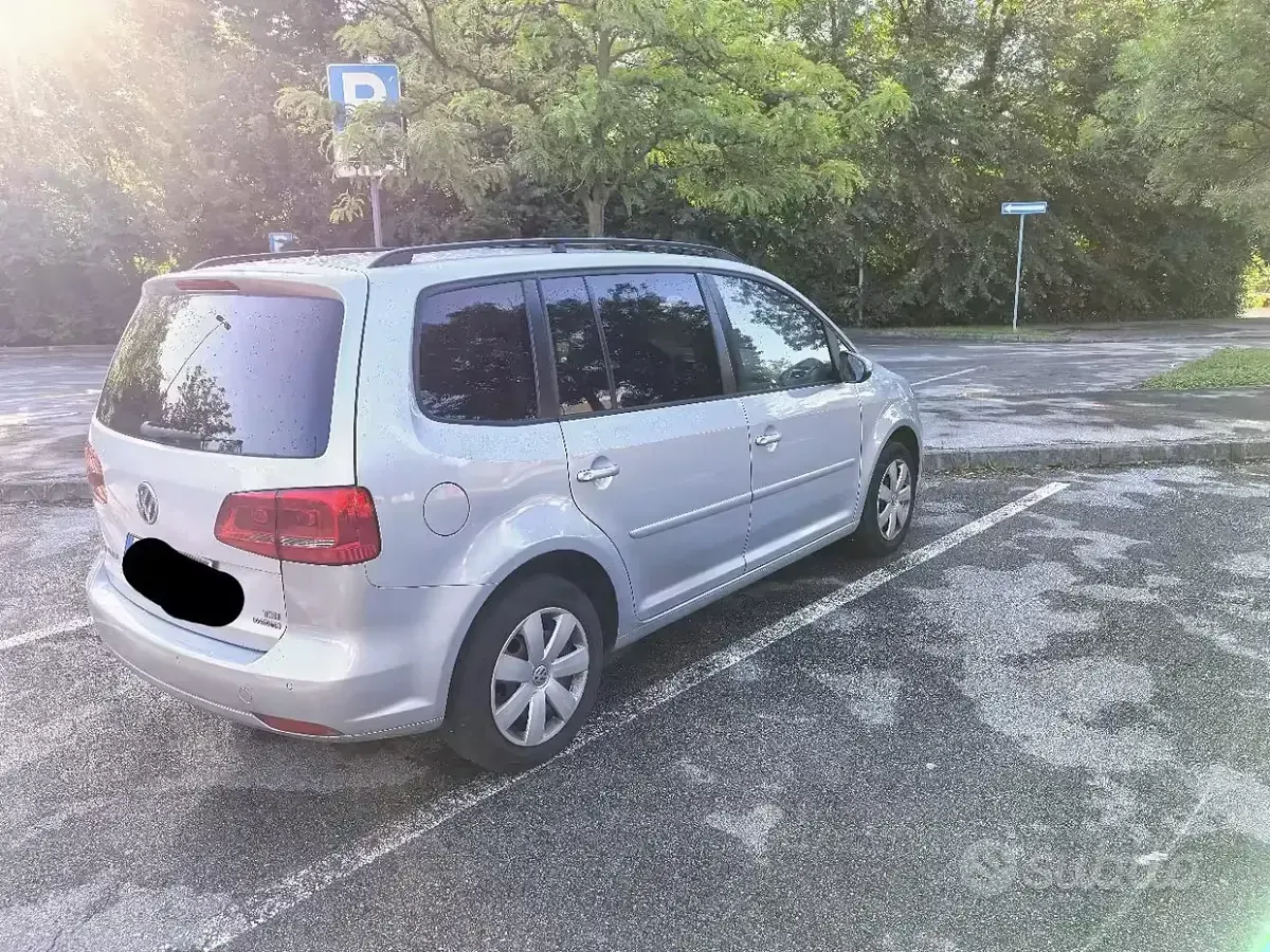 Usata VW Touran 150 CV (110 kW) 2012 Grigio Monovolume