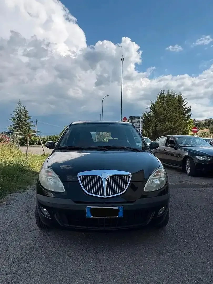 Usata Lancia Ypsilon 69 CV (50 kW) 2006 Nero Utilitaria