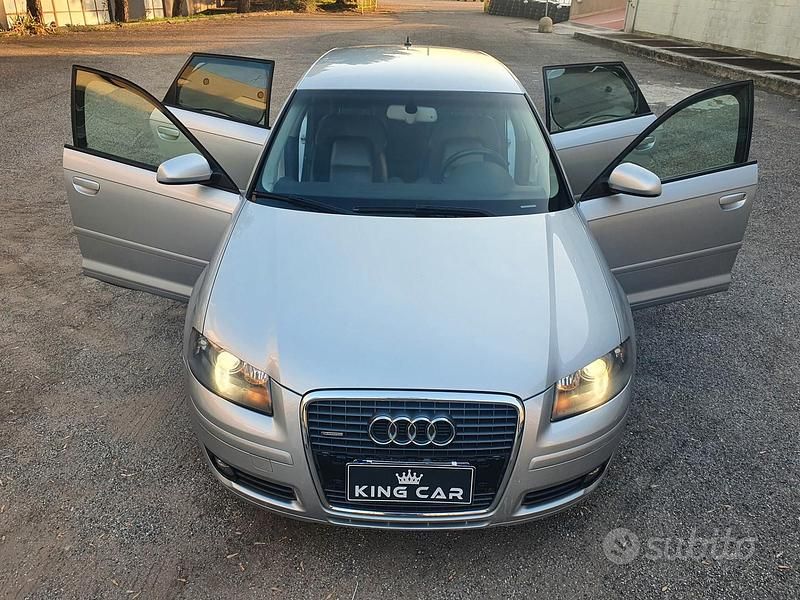 Grigio Usata 2006 Audi A3 Ambition Tre volumi | 5900 € (Buon prezzo) - Immagine 1/4