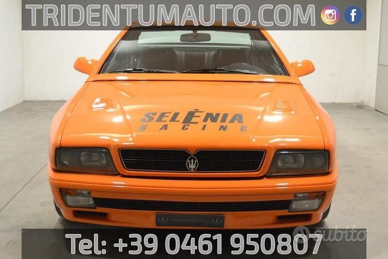 Begagnad Maserati Ghibli 329 HK (241 kW) 1997 Orange Sportkupé