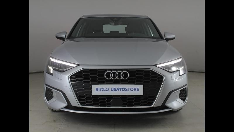 Usata Audi A3 Advanced 149 CV (109 kW) 2021 Argento Berlina