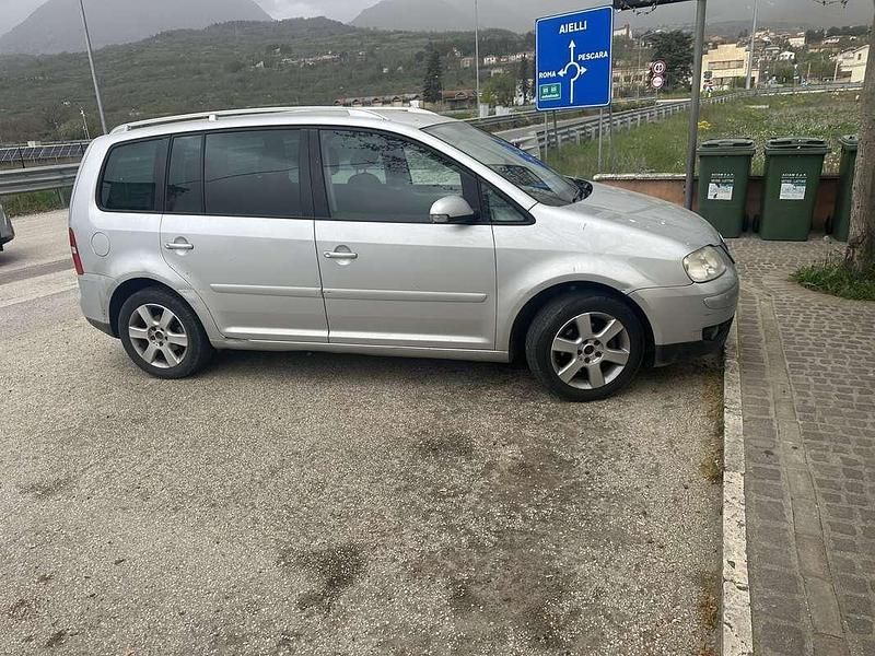 Usata VW Touran Sport 140 CV (102 kW) 2005 Monovolume
