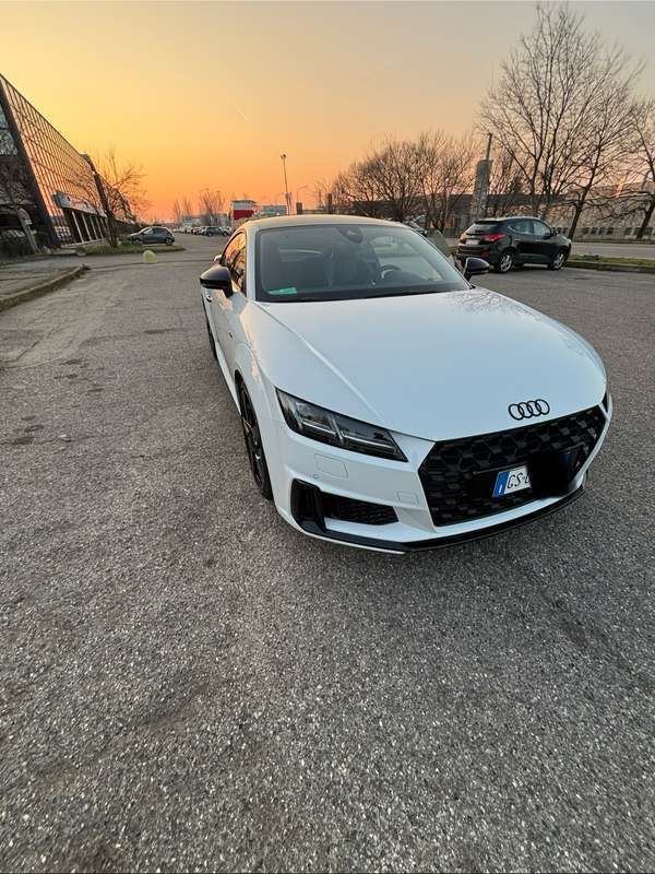 Bianco Usata 2022 Audi TTS S-Line Coupé | 43.000 € (Buon prezzo) - Immagine 1/4