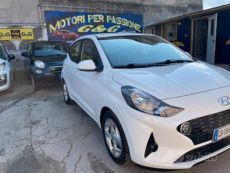 Usata Hyundai i10 66 CV (48 kW) 2020 Bianco Utilitaria
