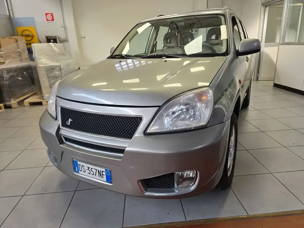 Usata DR DR5 102 CV (75 kW) 2008 Grigio SUV