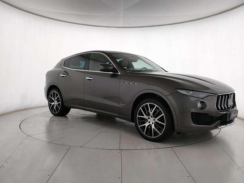 Grigio Usata 2017 Maserati Levante SUV | 35.900 € (Super prezzo) - Immagine 1/4