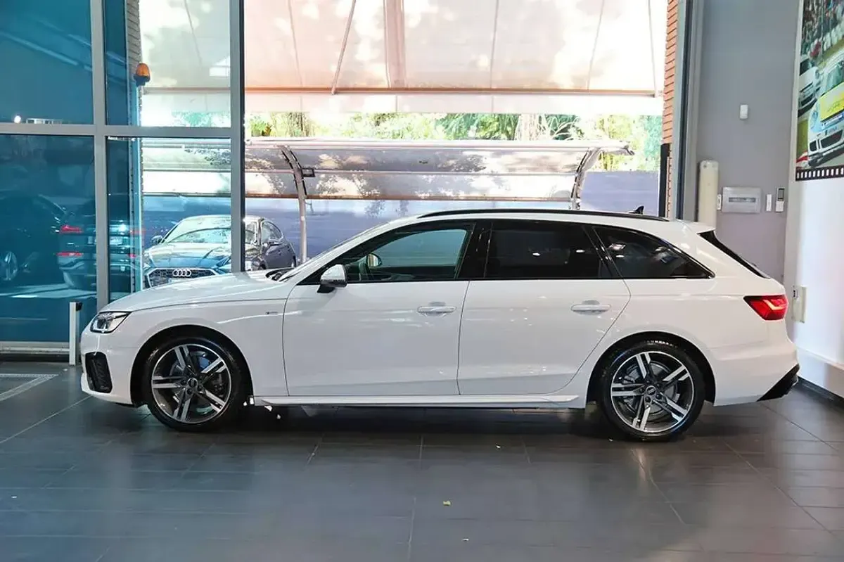 Usata Audi A4 S-Line 163 CV (119 kW) 2024 Bianco Station wagon