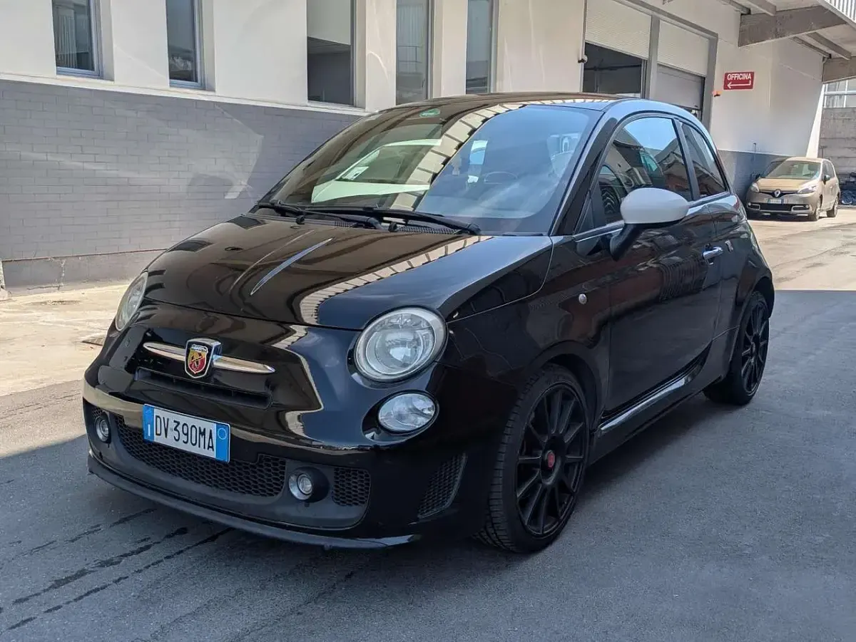 Usata Abarth 500 135 CV (99 kW) 2009 Nero pastello Utilitaria