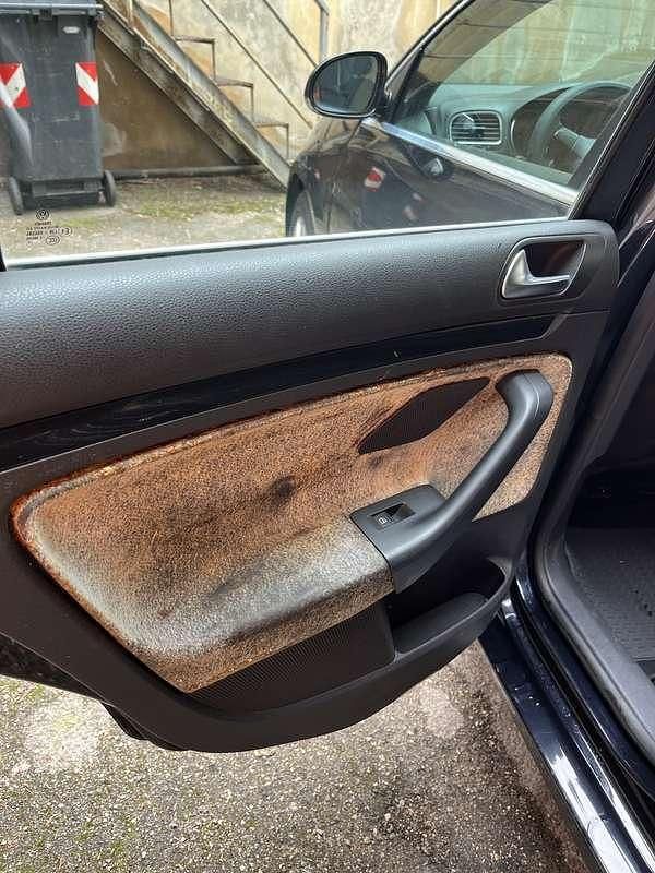 Usata VW Golf VI 105 CV (77 kW) 2011 Utilitaria