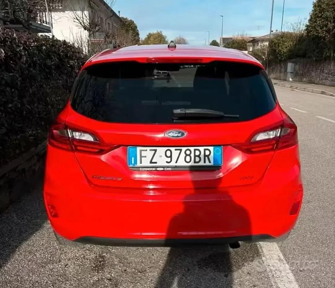 Usata Ford Fiesta 75 CV (55 kW) 2019 Rosso Utilitaria