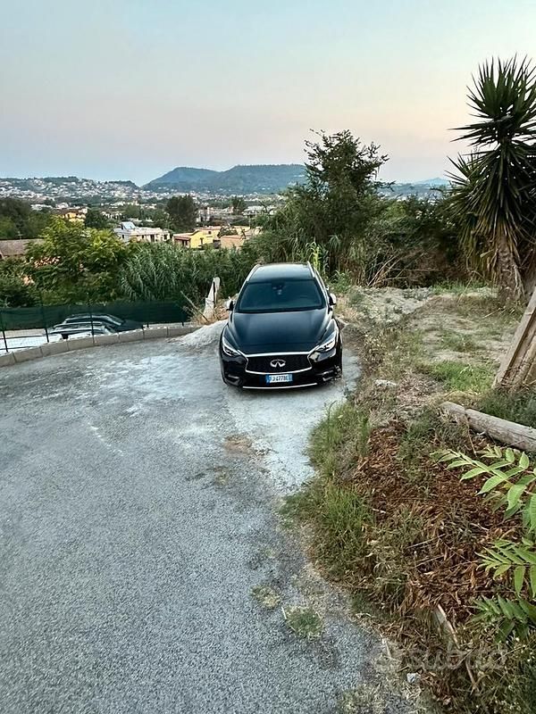 Usata Infiniti QX30 170 CV (125 kW) 2017 Nero Berlina