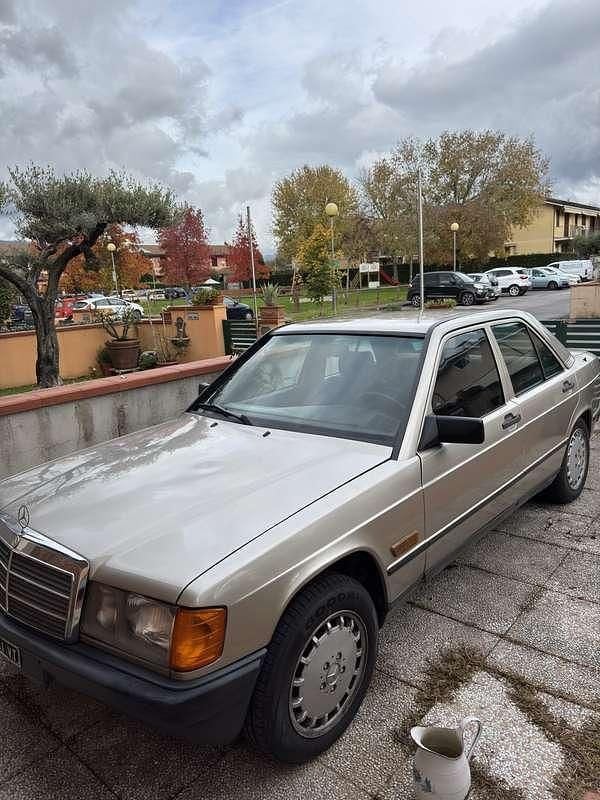 Usata Mercedes 190 122 CV (89 kW) 1984 Berlina