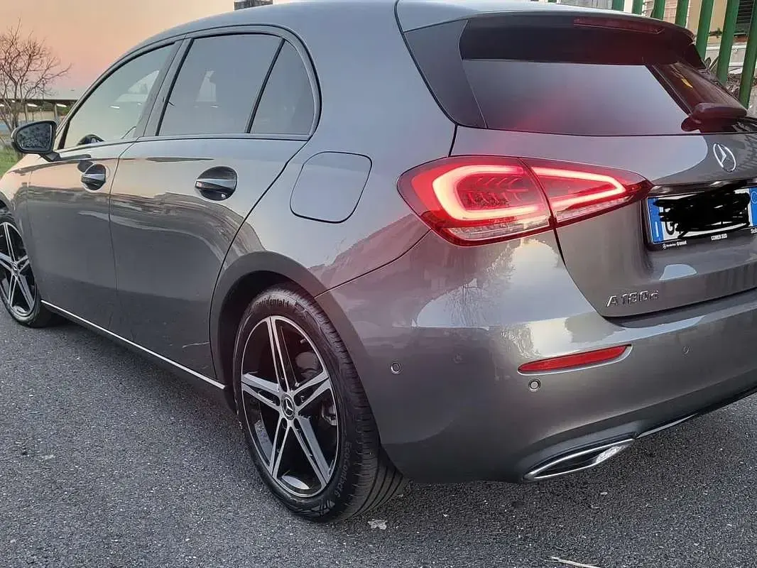 Usata Mercedes A180 Premium 116 CV (85 kW) 2023 Grigio Berlina