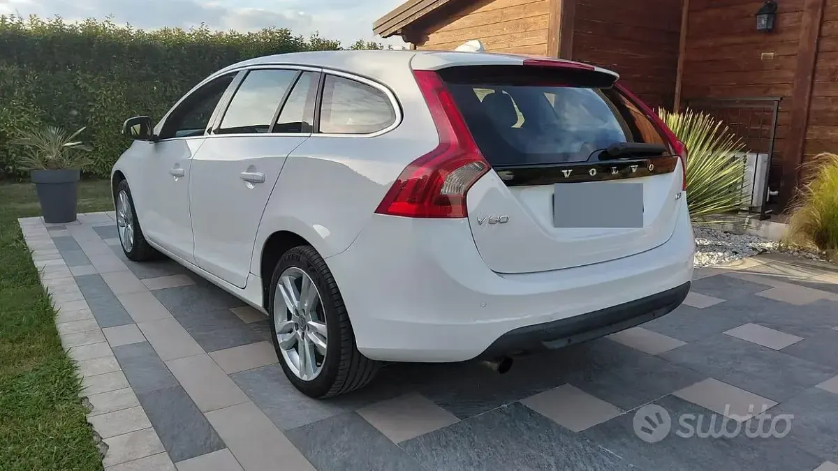 Usata Volvo V60 163 CV (119 kW) 2011 Bianco Station wagon