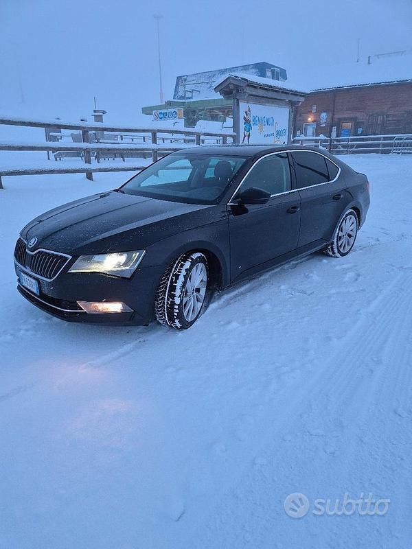 Usata Skoda Superb 2016 Nero Berlina