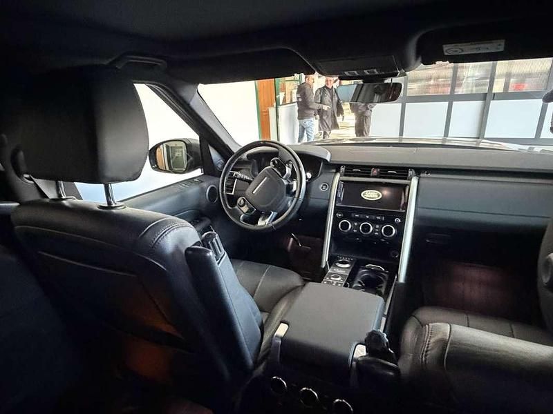 Usado Land Rover Discovery 5 HSE 306 HP (225 kW) 2019 Cinzento SUV