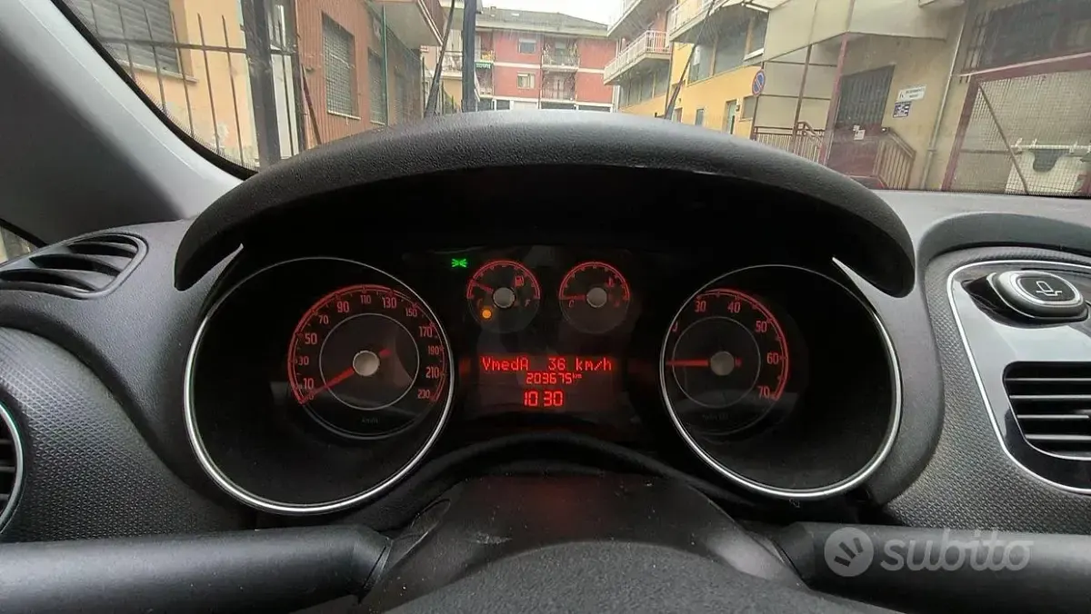 Usata Fiat Grande Punto 90 CV (66 kW) 2012 Nero Utilitaria