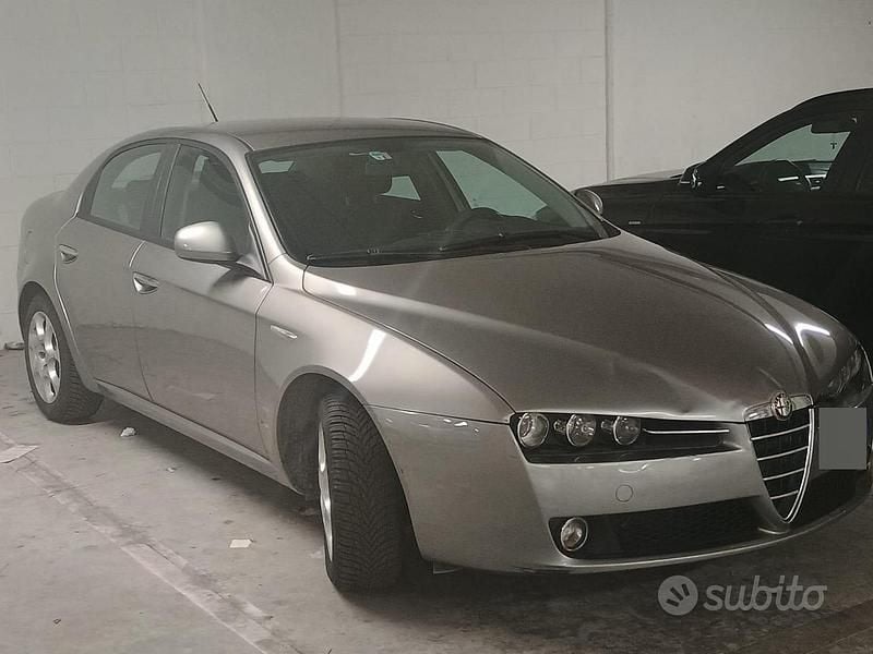 Usata Alfa Romeo 159 140 CV (102 kW) 2007 Grigio Berlina