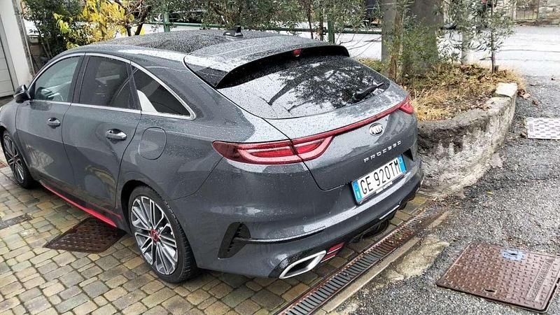 Usata Kia ProCeed GT 204 CV (150 kW) 2021 Grigio Station wagon