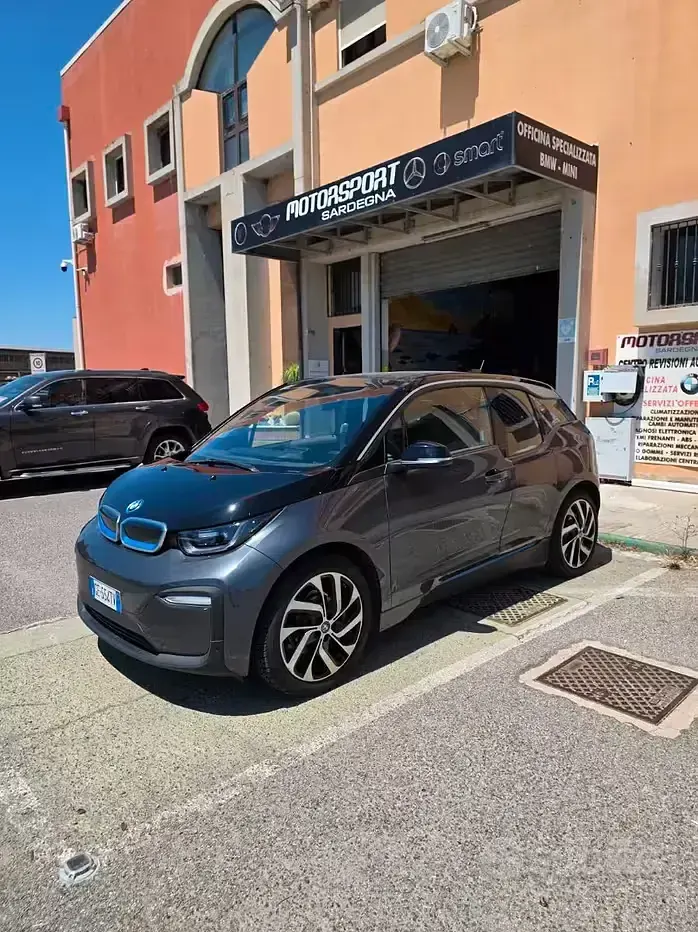 Usata BMW i3 75 kW (102 CV) 2021 Grigio Utilitaria
