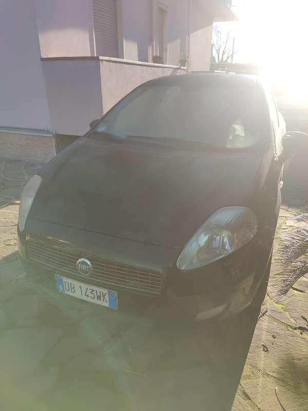 Usata Fiat Grande Punto Emotion 90 CV (66 kW) 2006 Utilitaria